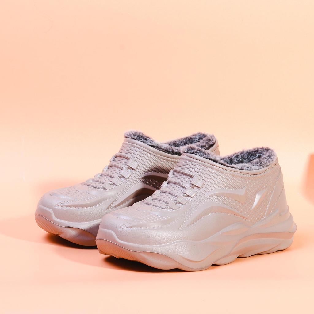 Men's Waterproof Non-Slip Winter Boots with Warm Velvet Lining, Slip-on Design, Cotton Comfort, and Outdoor Protection.