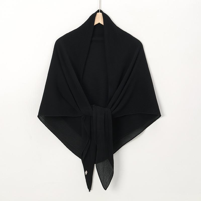 New solid color pearl chiffon wrinkled large square scarf fashionable Malaysia Indonesia solid color wrinkled headscarf scarf