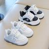 Kinder kleine weiße Schuhe 2025 Frühling und Herbst neue Jungen Sportschuhe leichte Mädchen Freizeitschuhe weiche Sohle Babyschuhe Liste