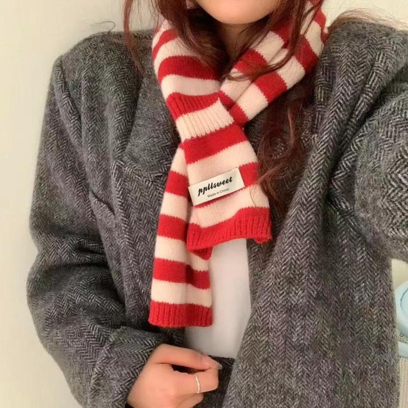 Weicher gestreifter Strickschal Warmer, kuscheliger Stoff Einfaches Etikettendesign Für den Winter, tägliches Tragen, Pendeln