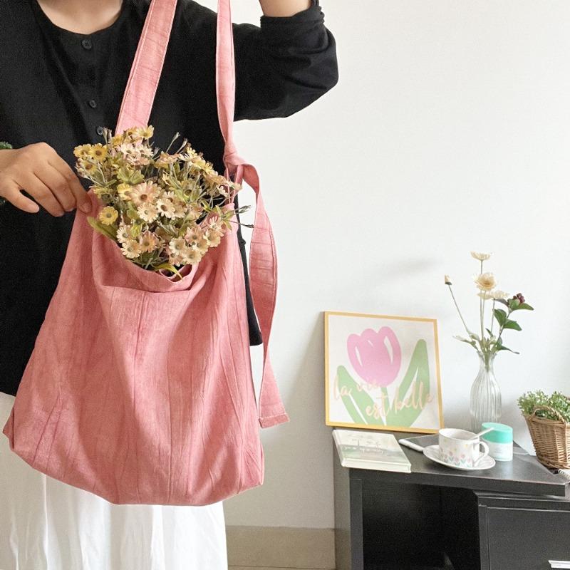 

Spring and summer new retro texture vertical strip bag minimalist luxury raspberry powder shoulder bag cotton pleated tie-dye cloth bag