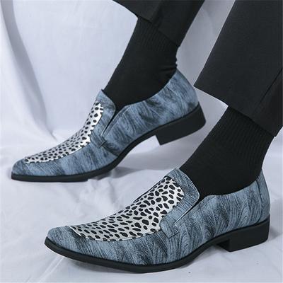 Modische, neue, luxuriöse Herren-Slipper in Weiß und Blau mit Farbmix für Hochzeiten und formelle Anlässe.
