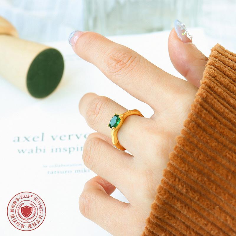 Korean-Inspired Brass Ring Set with Oval Emerald Zircon: Unique Design for Couples
