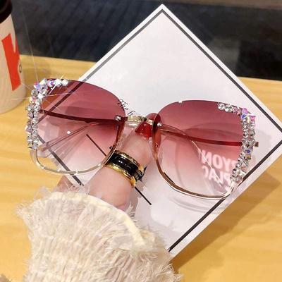 Ladies Diamond New Fashion Glasses, Slim Face, Fashionable High-grade Sunglasses, Street Shooting.