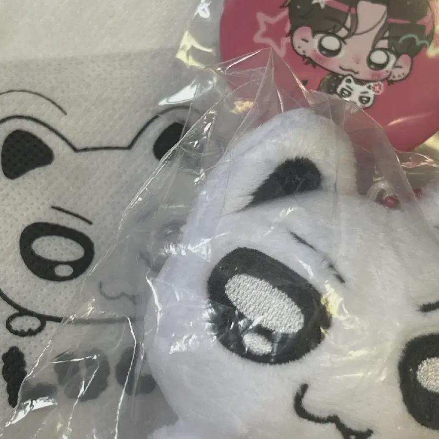 

В комплект входит значок мешка для пыли Anteam Yuma Doll Nyandeyaneng