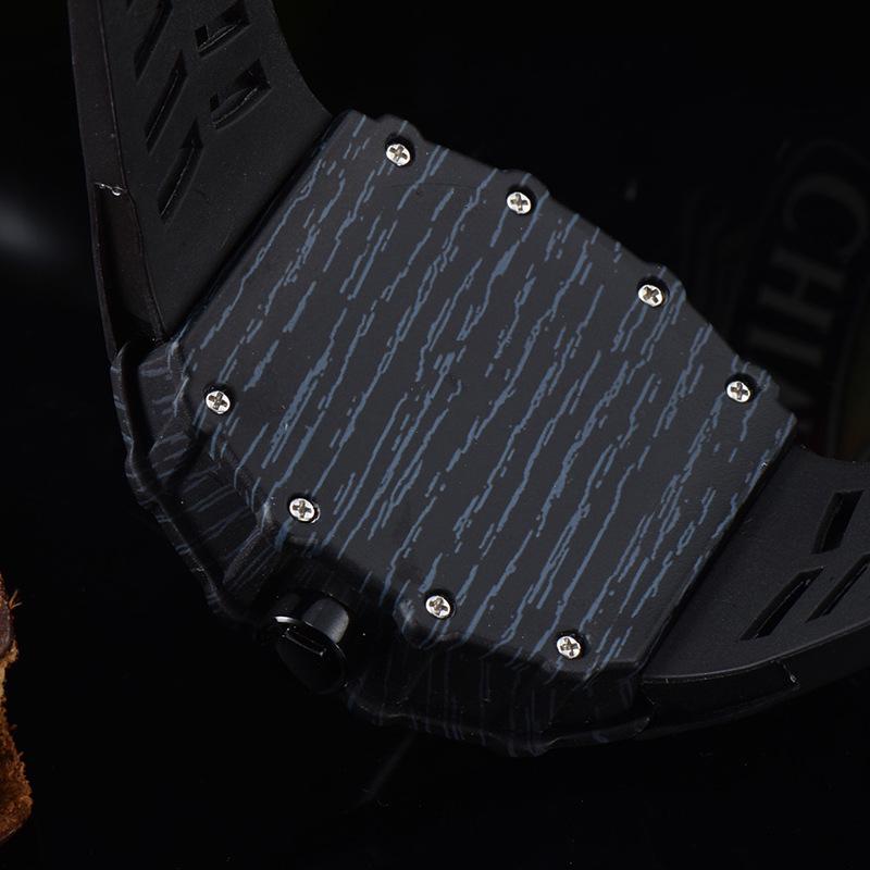 Men's White Wood Grain Quartz Watch with Calendar - Chic and Modern Design