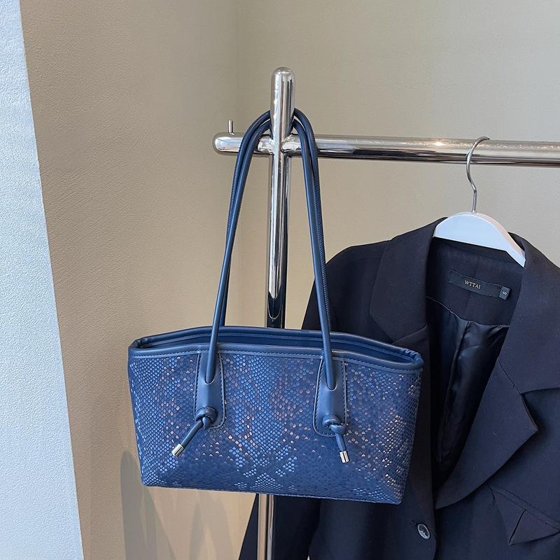 Premium foreign gas bag women's large capacity 2025 new niche summer snakeskin pattern shoulder underarm bag tote bag