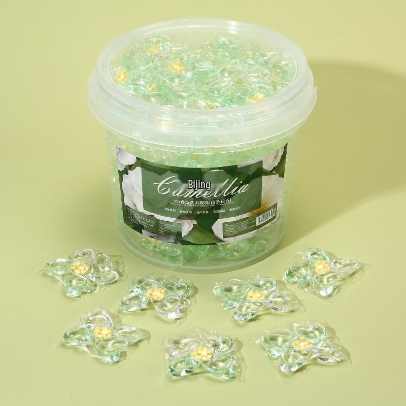 

Капсулы для стирки 5D Камелия 5-в-1: Стойкий аромат, Смягчение, Мощное удаление пятен, Концентрированное моющее средство.