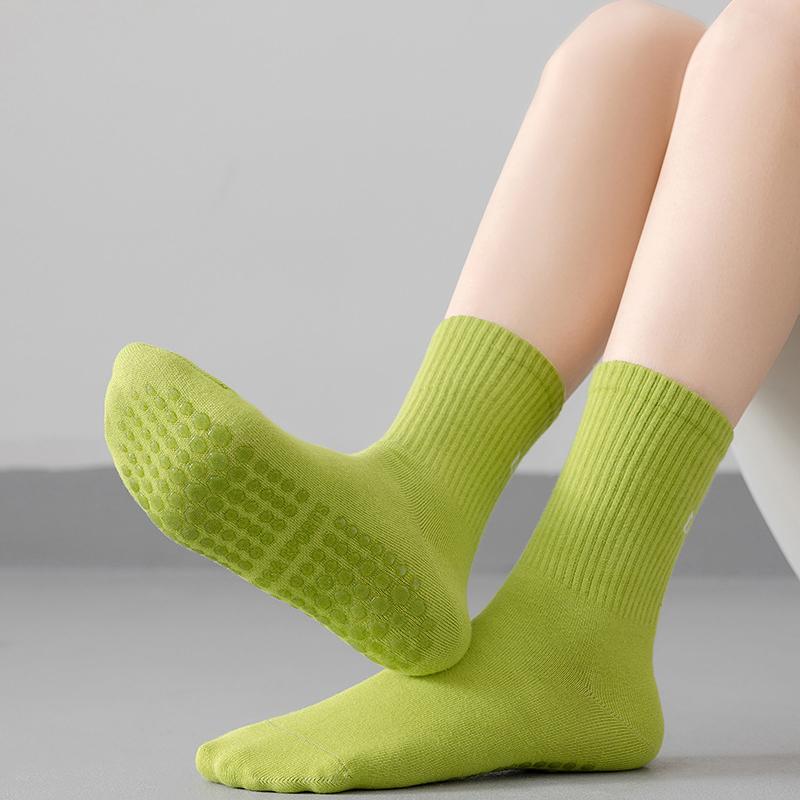 2 Pairs Sports Socks Cotton Mid-calf Yoga Socks Solid Striped Breathable Anti-slip Indoor Fitness Socks Gym Dance Pilates Socks