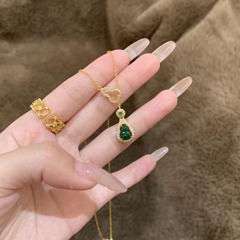 Chinese-Style Emerald Gourd Pendant with Imitation Gold and Diamante Inlay Clavicle Chain for Women