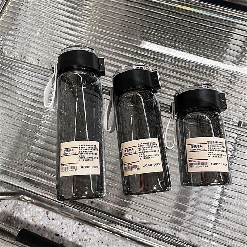 Portable water cup gray portable large-capacity plastic cup sealed