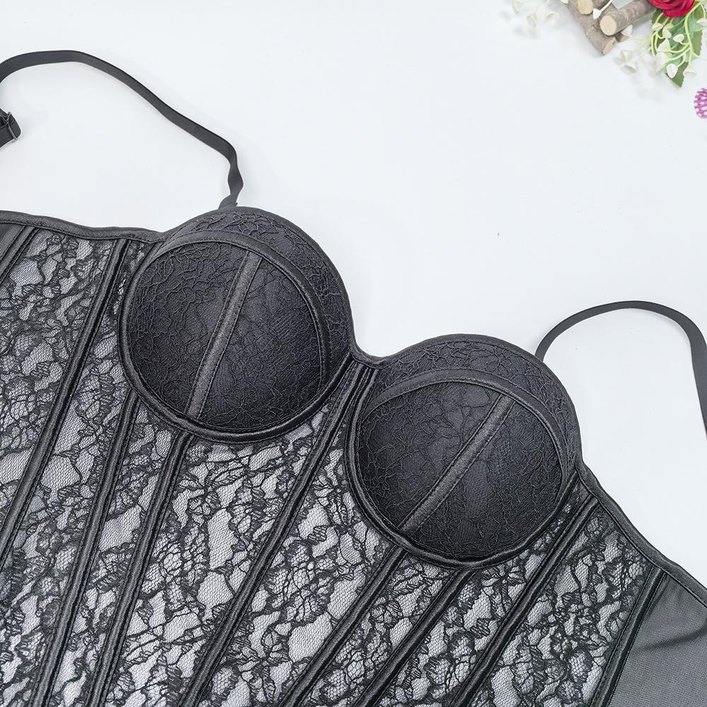 Corsés, ropa de mujer moderna y elegante