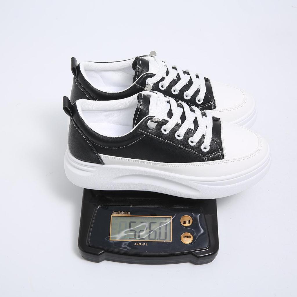 2025 Women's Trendy Versatile White Casual Board Shoes with Hidden Height Increase for Spring/Summer