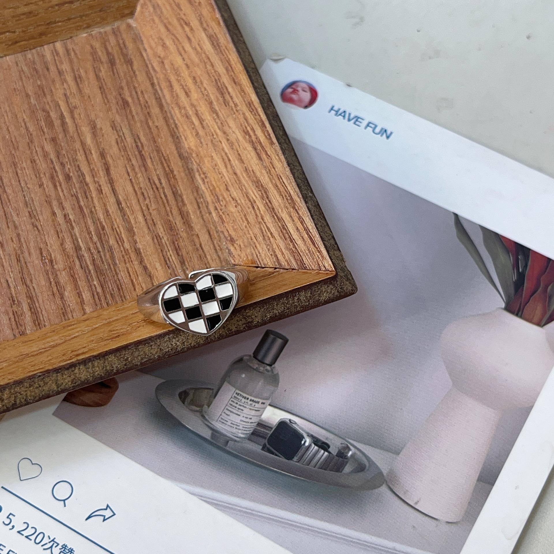 

Кольцо-шахматка из стерлингового серебра 925 пробы Yinruitai - Уникальный женский дизайн, Легкая роскошь, Высокая мода. Adjustable Open Size