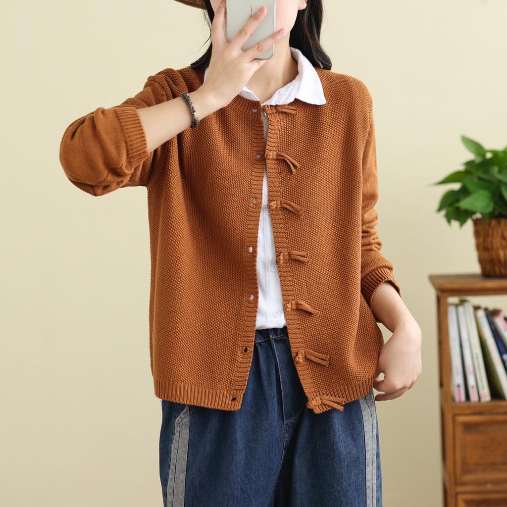 2025 early autumn new national style buckle simple knitted cardigan women's solid color round neck long sleeve retro casual sweater