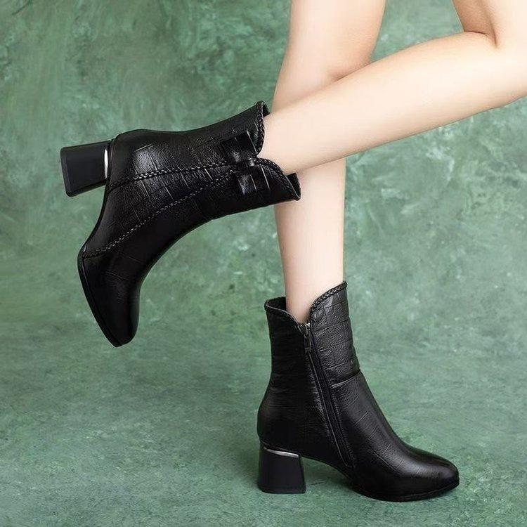Mittleres Rohr Bogen Lederstiefel Herbst und Winter Neu Dicker Absatz Einzelstiefel Britischer Stil Dünne Hohe Absatzstiefel