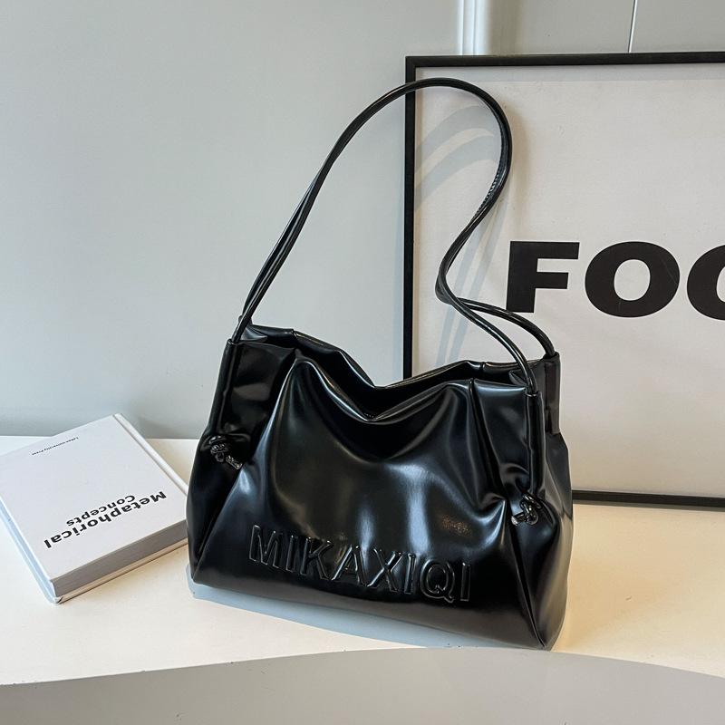 

Premium commuter large-capacity bag women s new casual versatile shoulder bag tote bag