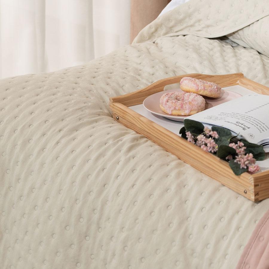 NULES Decorative bedspread - subtle beige with embossed pattern - 200x220cm