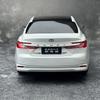 YVAZ6 1/18 TOYOTA Camry Alloy Car Model Diecast Metal Vehicles Car Model Miniature Scale High Simulation Collection Childrens Toy Gift