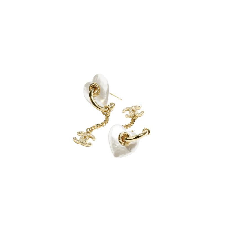 Chanel [24P Spring and Summer New Products] Love Double C Pendant Shape Metal Crystal Resin Rhinestone Earrings Women's Gold