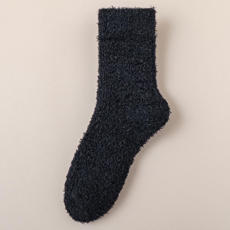 Coral Velvet Women's Mid-Calf Socks: Thick, Non-Shedding, Fleece-Lined for Autumn/Winter Warmth, Ideal for Sleep, Postpartum, and Home Use