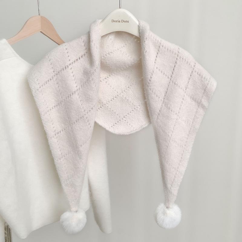New Fashionable Fur Ball Detachable Knitted Shawl Versatile Neck Gaiter Warm Triangular Scarf for Women In Winter