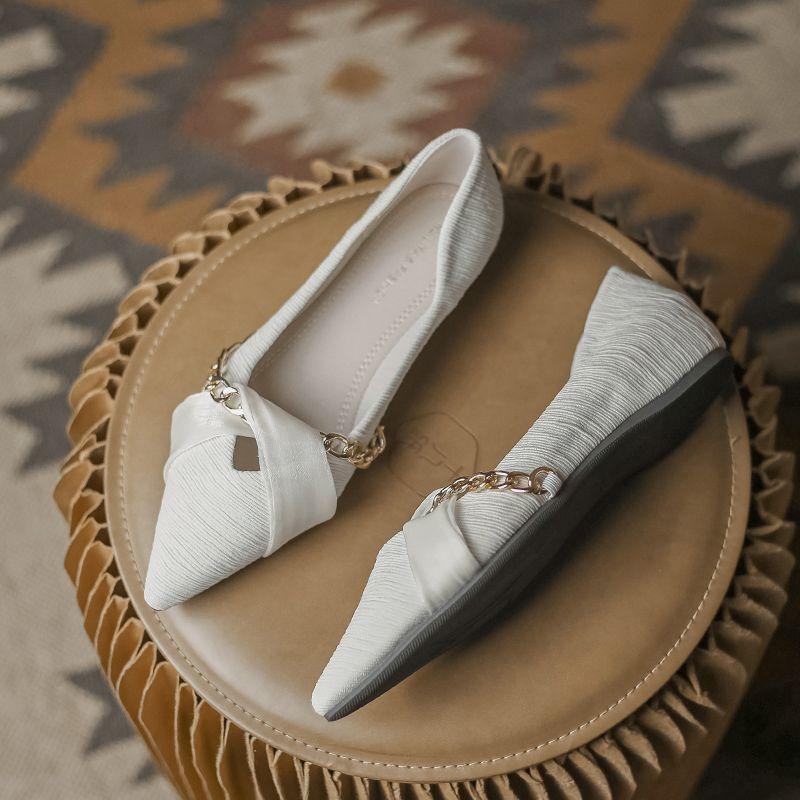 Pointed single shoes women's summer 2025 new soft-soled versatile shoes Xiaoxiangfeng shallow mouth flat shoes French four-season ladyshoes