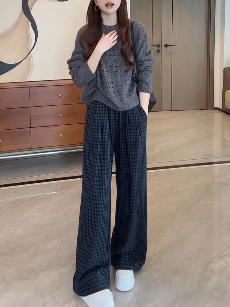 2026 Women's Pink Round Neck Hollow Knit Sweater for Early Autumn and Winter