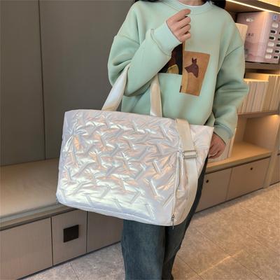Fashionable Lightweight Reflective Texture Large Capacity Hand-heat Travel Bag Dry and Wet Separation Simple Casual Yoga Bag
