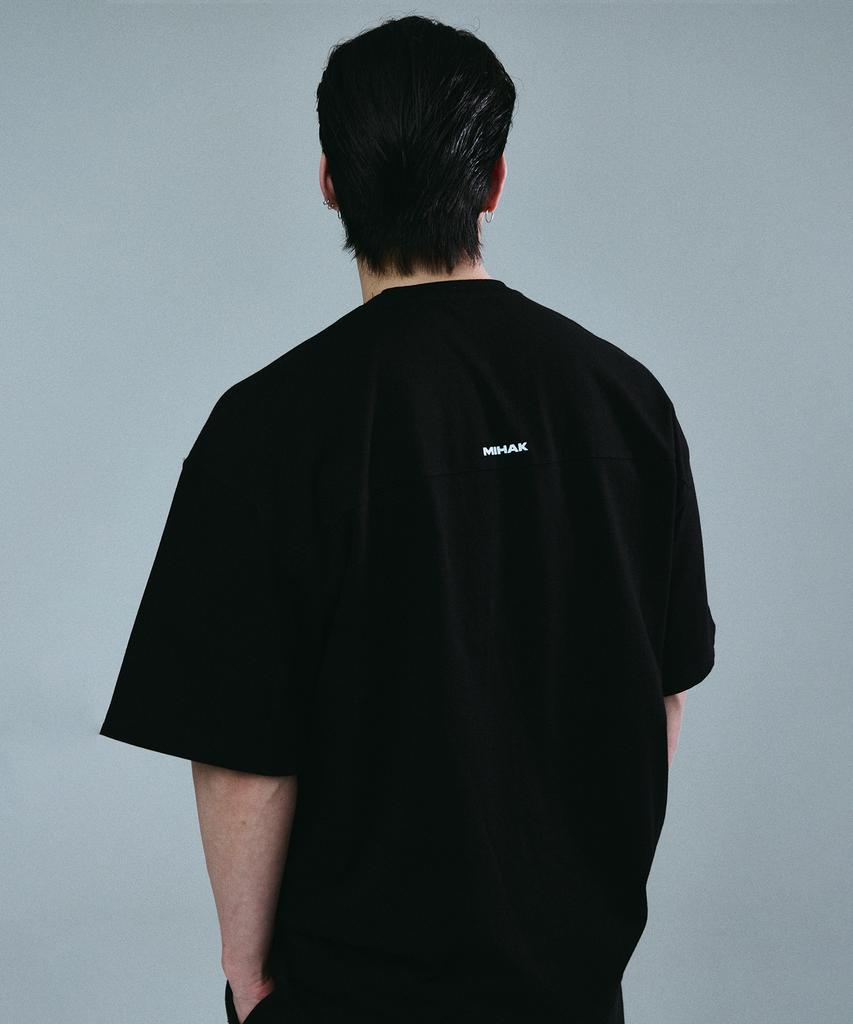 Mihag Sports Emblem Oversized T-Shirt (Black)