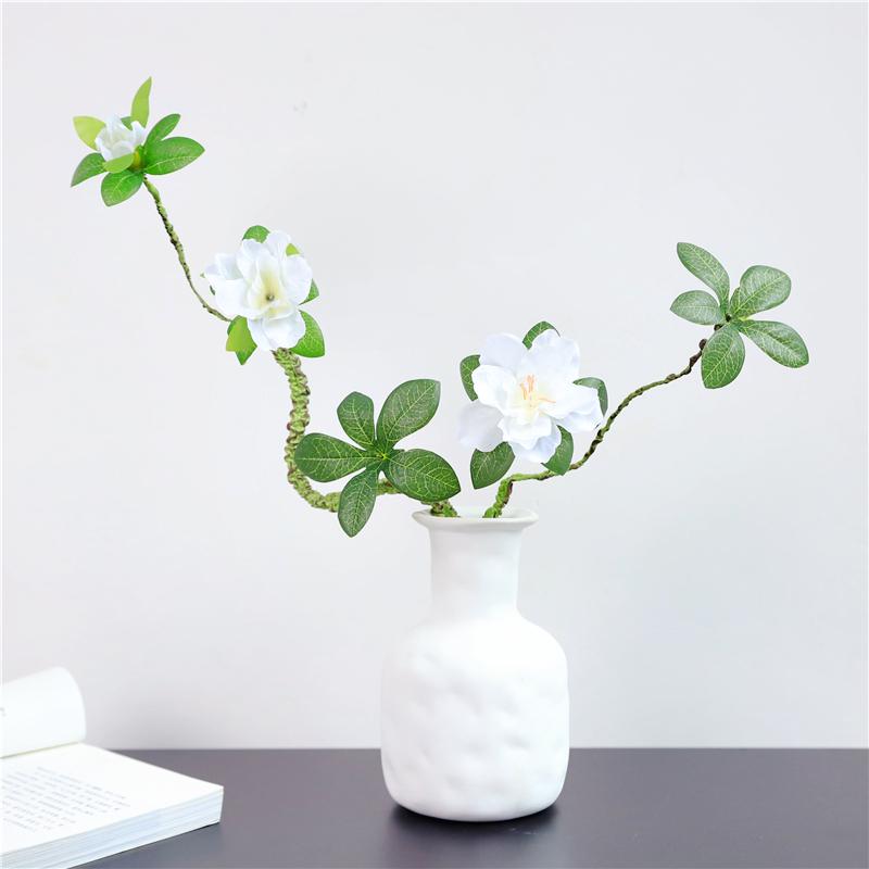 Künstliches Azaleen-Blumenarrangement: Grünpflanzen aus Kunststoff für Tischdekoration