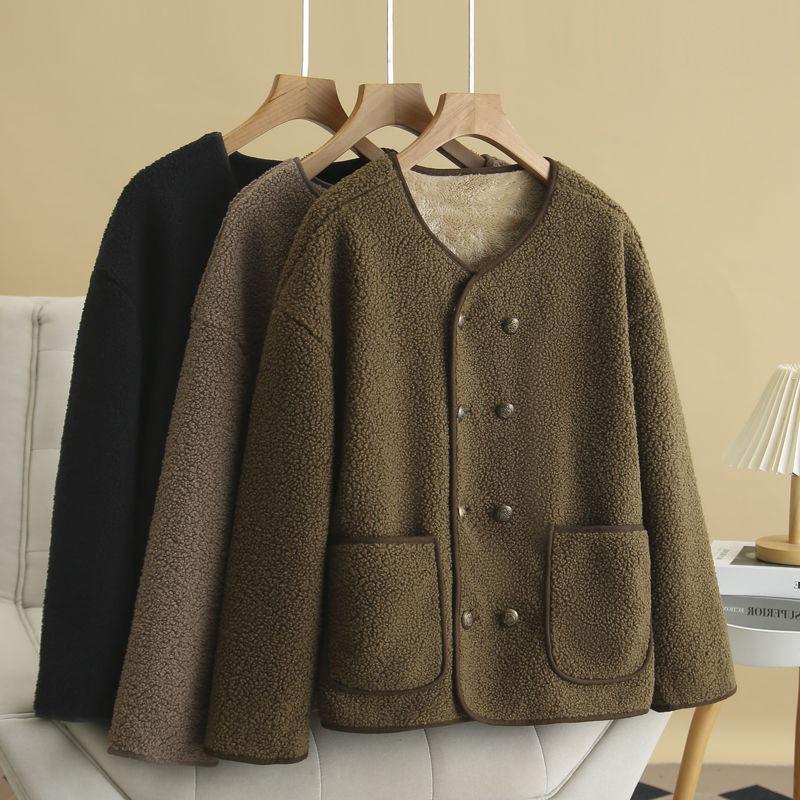 Plus-Size Retro Double-Breasted Fleece Jacket - Thick, Warm Velvet for Winter Default option