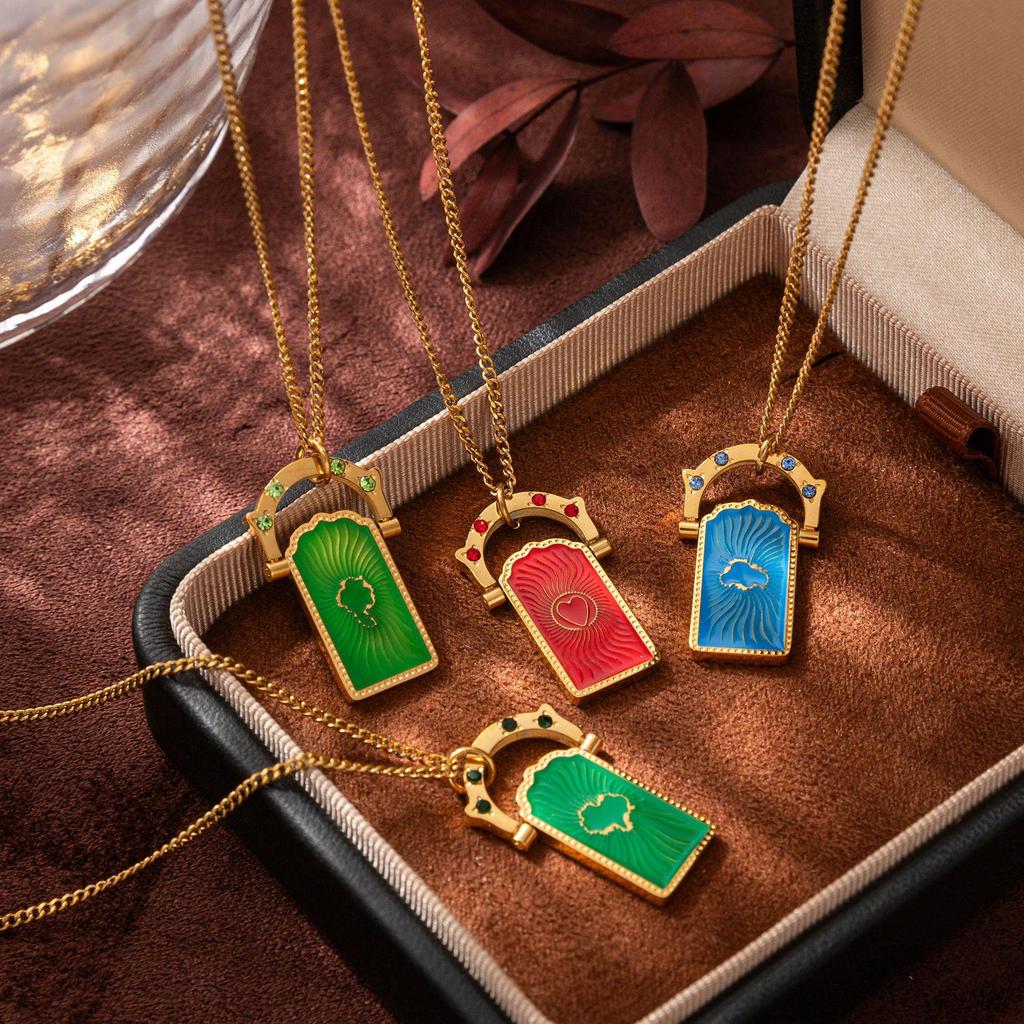 18K Gold Plated Tarot Card & Four-Leaf Clover Rotatable Necklace