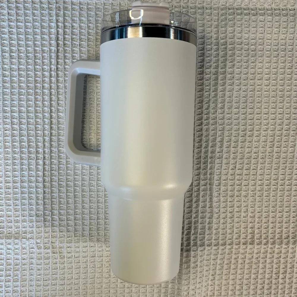 Steel Insulated Thermos Mug for Cars Outdoors 40oz Portable Car Stainless Steel Water Bottle Large Capacity Travel Thermos Mugs