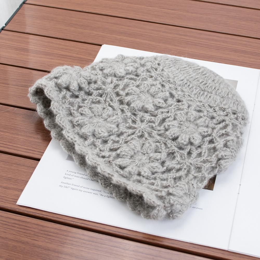 Handmade crocheted headgear women's autumn and winter new warm face small pullover hat atmosphere knitted versatile wool hat