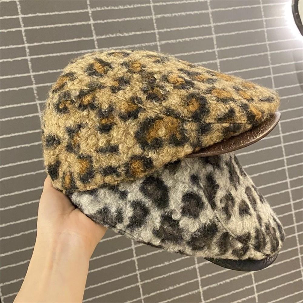 Adjustable Leopard Print Berets Keep Warm Women Newsboy Caps Retro Lamb Wool Berets Hat  Female