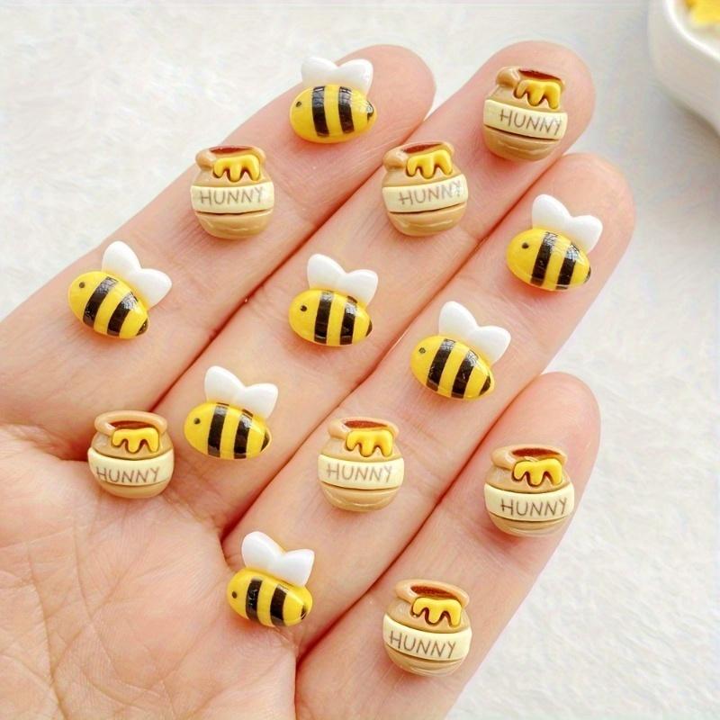 100pcs Cute Cartoon Bee Nail Art Accessories DIY Nail Art Hand Drawn Flat Back Accessories, Scrapbook Accessories Jewelry Making