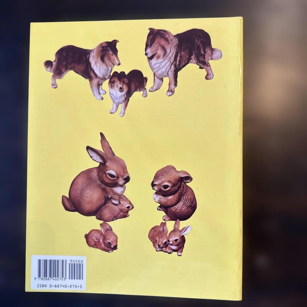 [USED] Animal Figures Ceramic Ornaments Retro Books