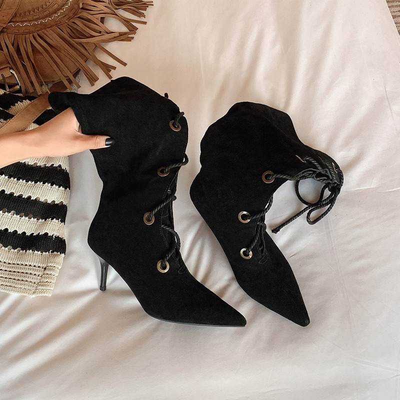 Krazing Pot Chaussures en daim de vache pour femme, cuissardes hautes à bout pointu, talons hauts et lacets avec pompon, collection automne-hiver