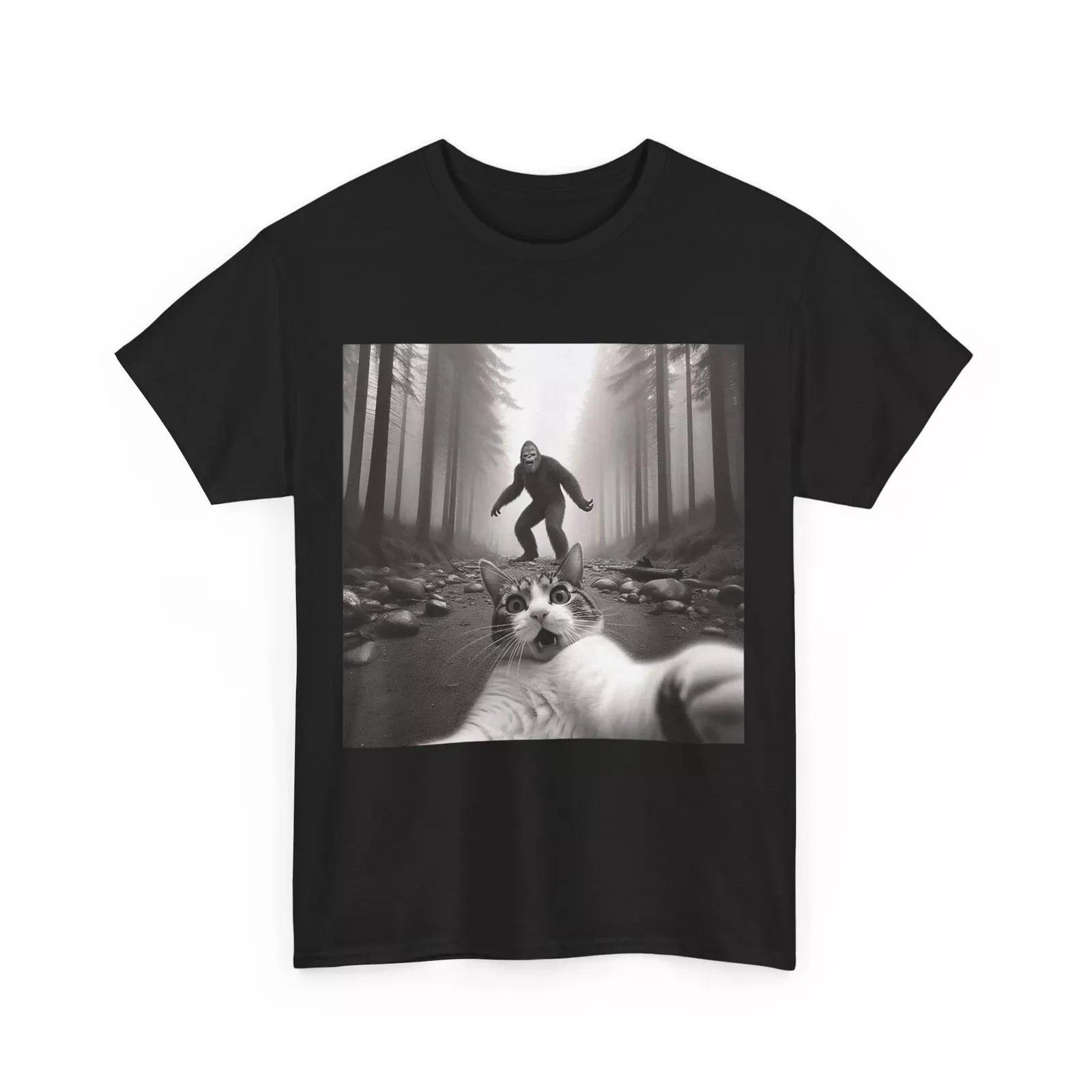 Funny Surprised Scared Cat Selfie With Sasquatsch Bigfoot T-Shirt XS