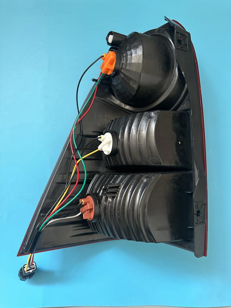 Rear Comination Lamp Assy LH 8360132003 RH 8360232003 For Ssang yong Actyon Sports 2006-2011