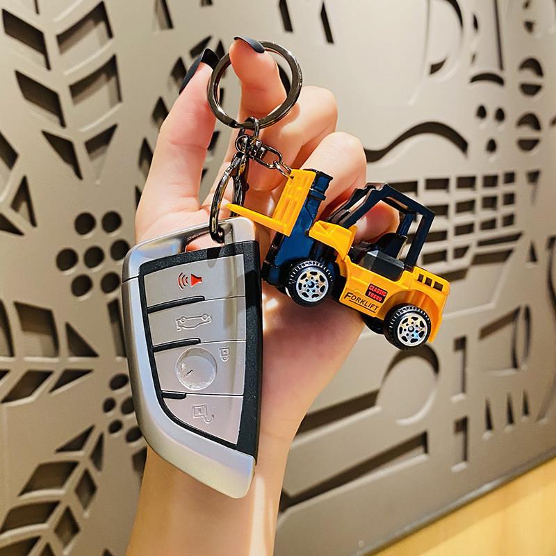 Adorable Alloy Construction Vehicle Keychain For Backpacks And Gifts