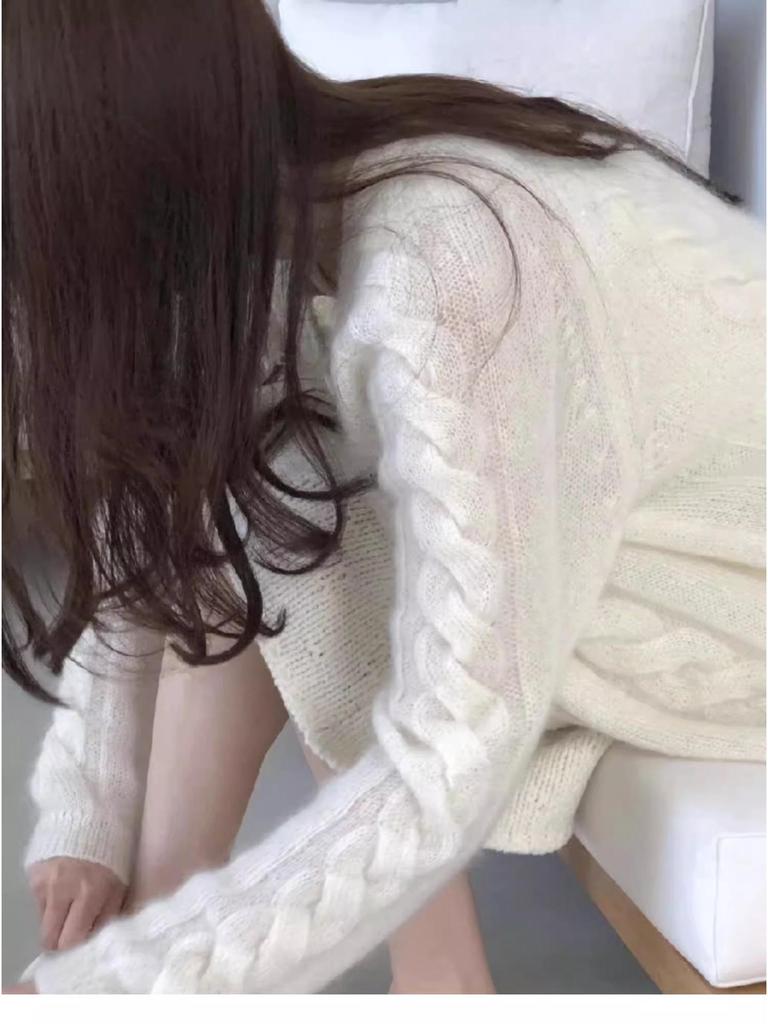 2024 Women's Round Neck Knit Cardigan: Gentle Style, Versatile & Loose Fit