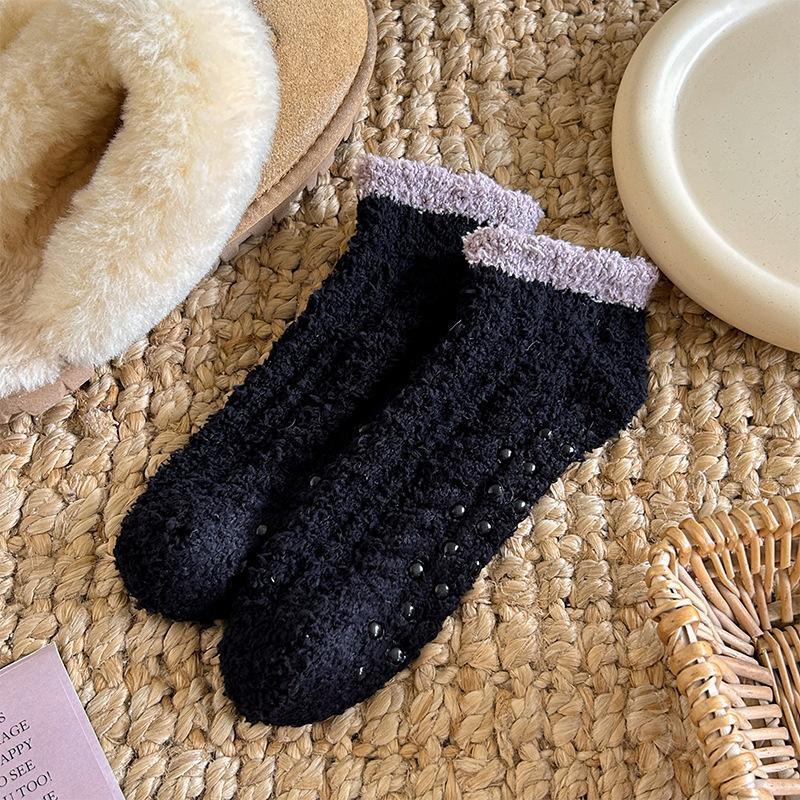 Chaussettes chaudes épaissies en velours de couleur bonbon douce, chaussettes de sol en velours corail, chaussettes de sommeil courtes à points antidérapants