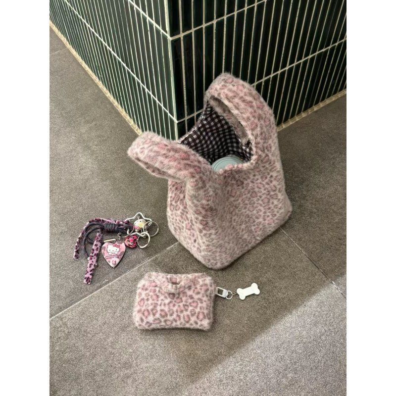 

Корейская плюшевая сумка-тоут с леопардовым принтом фиолетового цвета, новая клетчатая сумка-тоут для通勤 на осень и зиму, нишевая портативная сумка-ведро фиолетовый