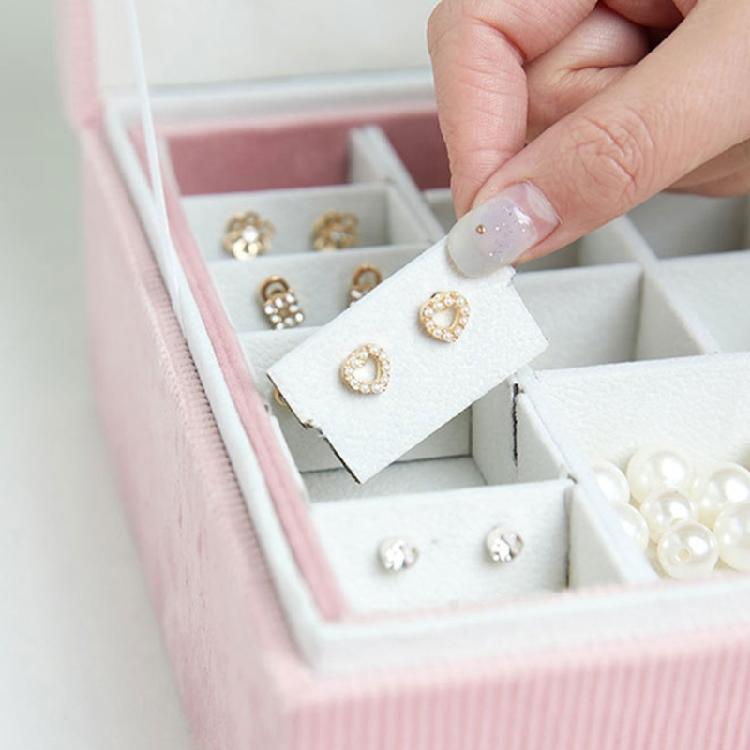 Spacious Organizers with Protective Dividers Spacious Plush Jewelry Case Display Stand for Rings Earrings Bracelets