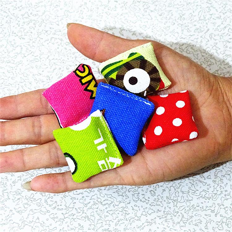 Kids' Triangle Throwing Beanbag - Handheld Game Toy for Kindergarten and Primary School