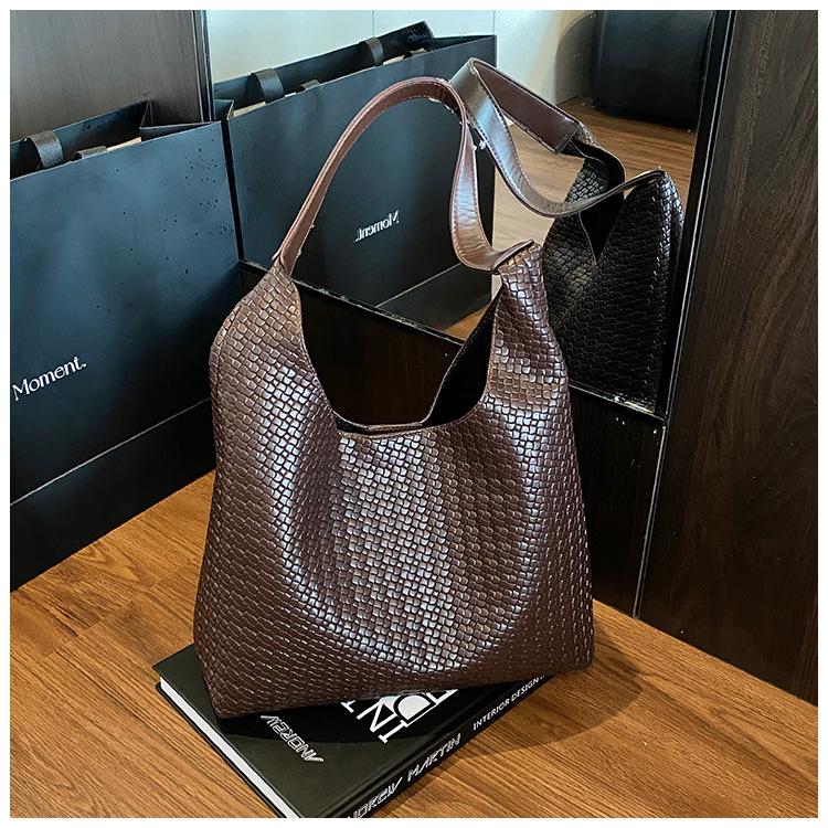 

Women s Large Capacity Woven PU Crossbody Shoulder Bag - Solid Color & Versatile Tote 30*5*9*35cm