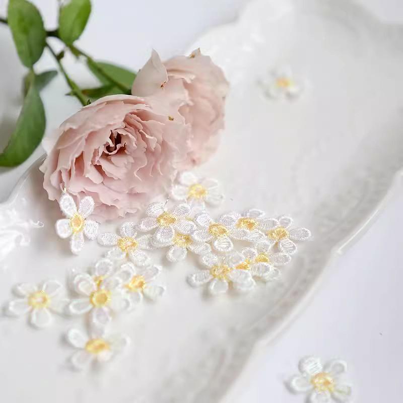 20Pcs White Yellow Multicolor Embroidery Flowers Patch Repair Badge Applique For Clothes Dress Pants Sewing Accessories