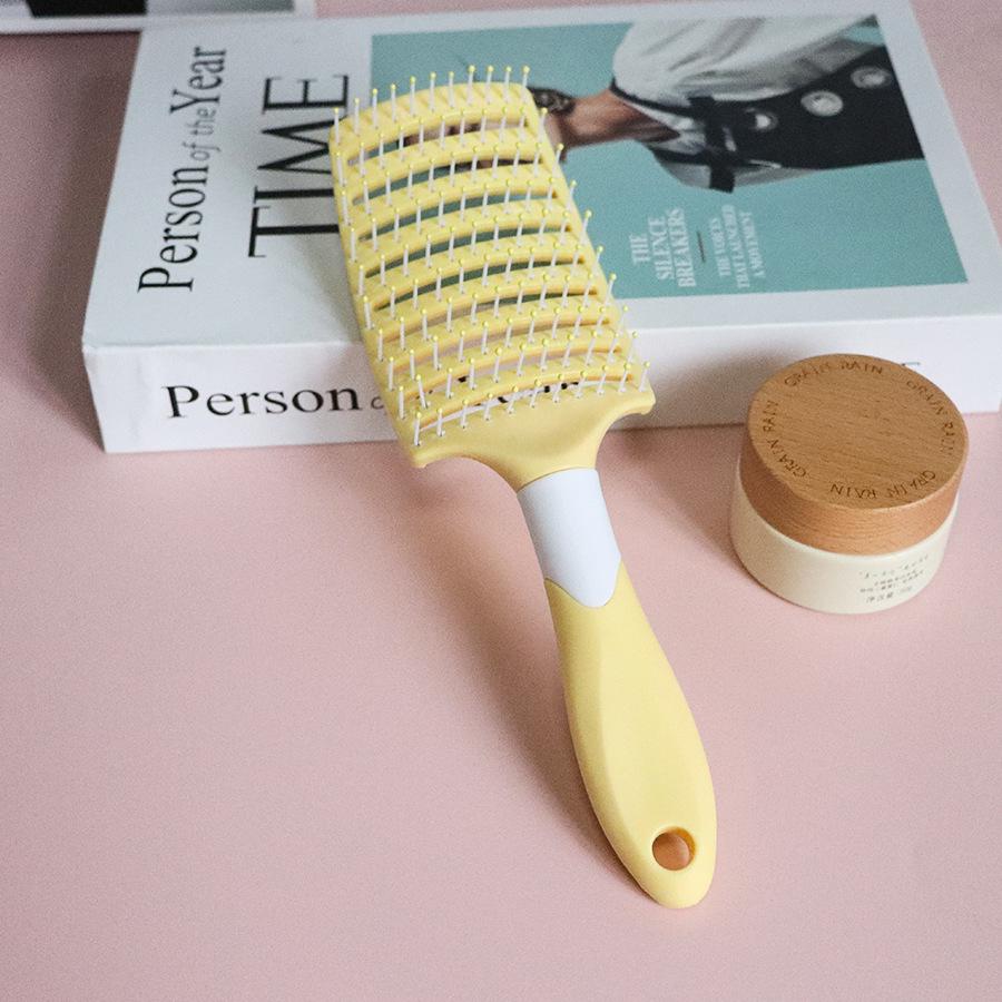 New Women's Plastic Rib Comb for Fluffy Styling & Scalp Massage - Large Curved Design for Long Hair